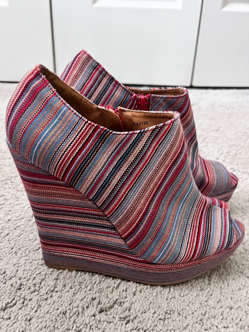 Multi striped wedges